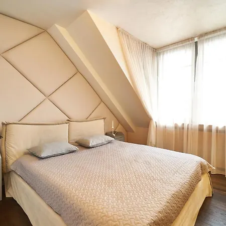 Emi Apartment *