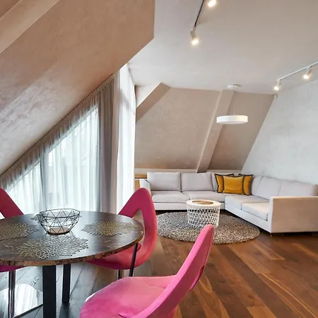 Apartament Emi